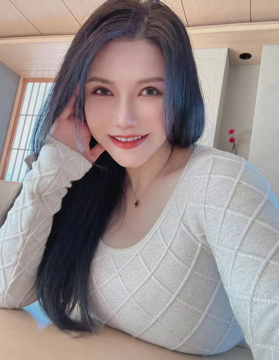 盘点业界不科学的传说级身材，巨灯细腰的极品Top10！